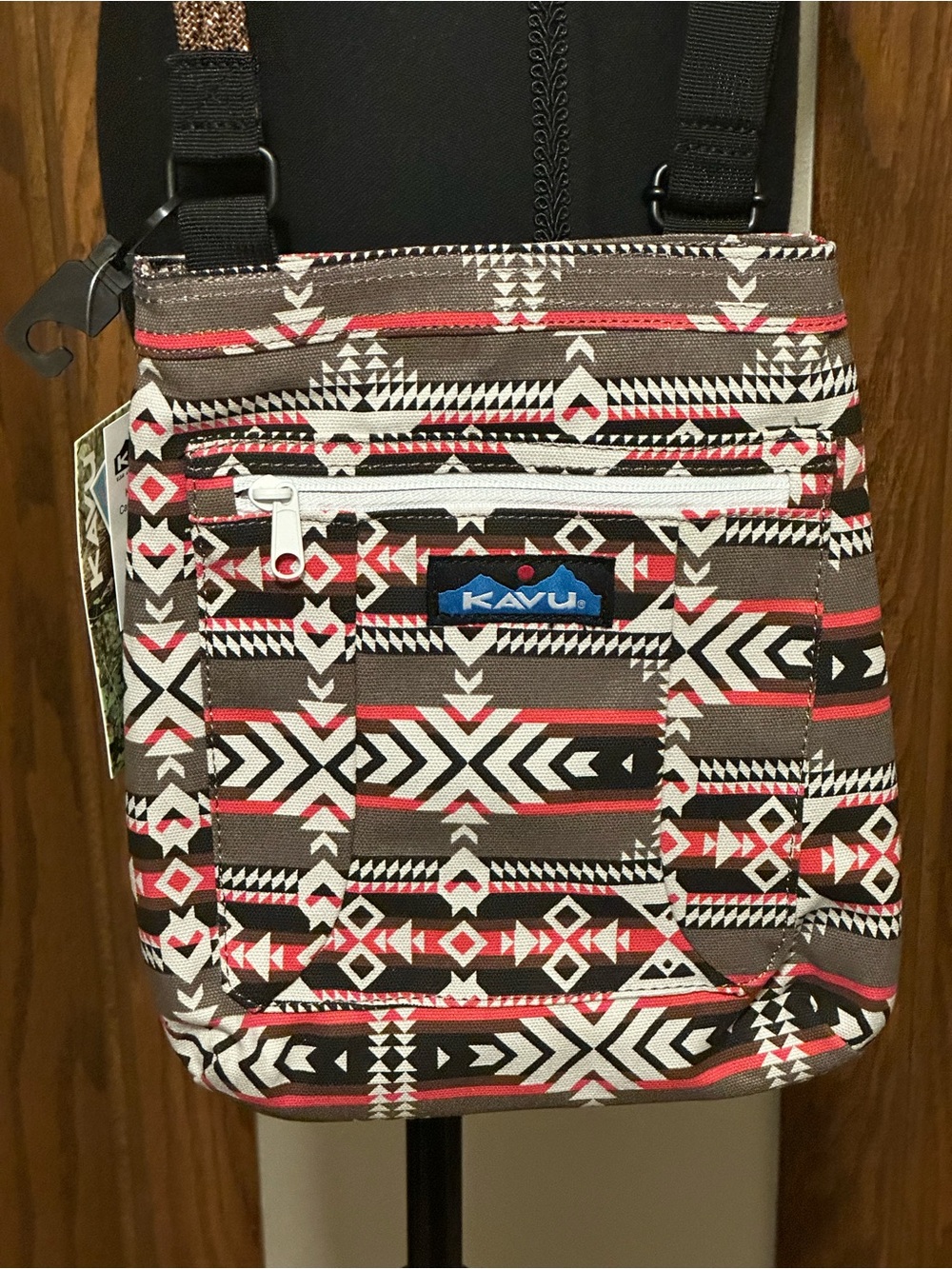 NWT Kavu Keepalong Crossbody Bag in Brown & Red Aztec Print